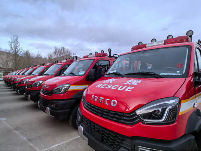 依维柯欧霸·雷霆突击车交付，赋能森林消防战力升级