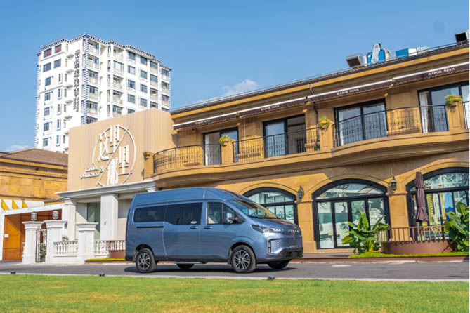 依维柯聚星：不止是一辆车，更是你的“哆啦A梦口袋”