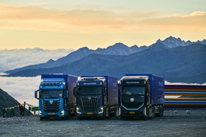 混动专用发动机稳发力！欧曼银河全球价值品鉴之旅（混动篇）征服72道拐高难路段