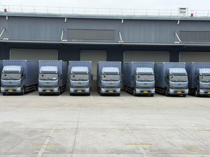 批量交付彰显品牌硬实力 欧航 R系列超卡开启城际快递高效创富新篇章