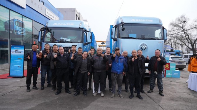 31km险路 300米落差！欧曼银河全球价值品鉴之旅（纯电篇）征服壶关十四拐