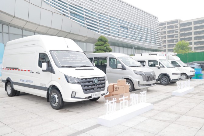 重载有底气 续航无焦虑 图雅诺X7 EV大电量新品硬核上市