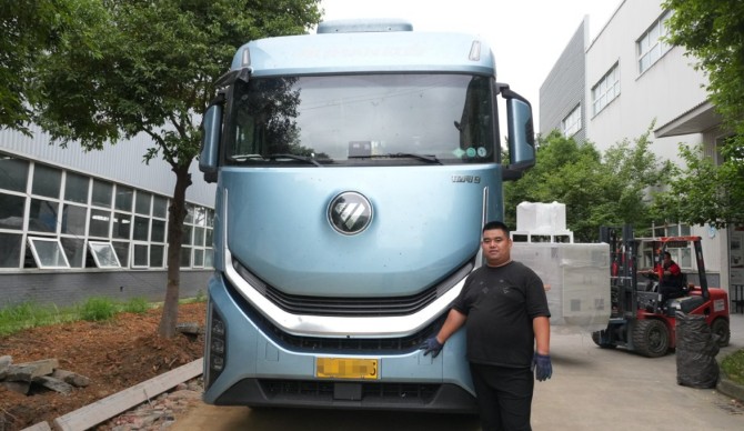 与欧曼同行 高效之路！欧曼银河燃气车：孟师傅跨省长途干线增收利器